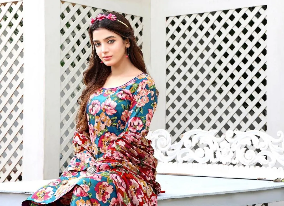 3 Pcs Women's Unstitched Printed Suit