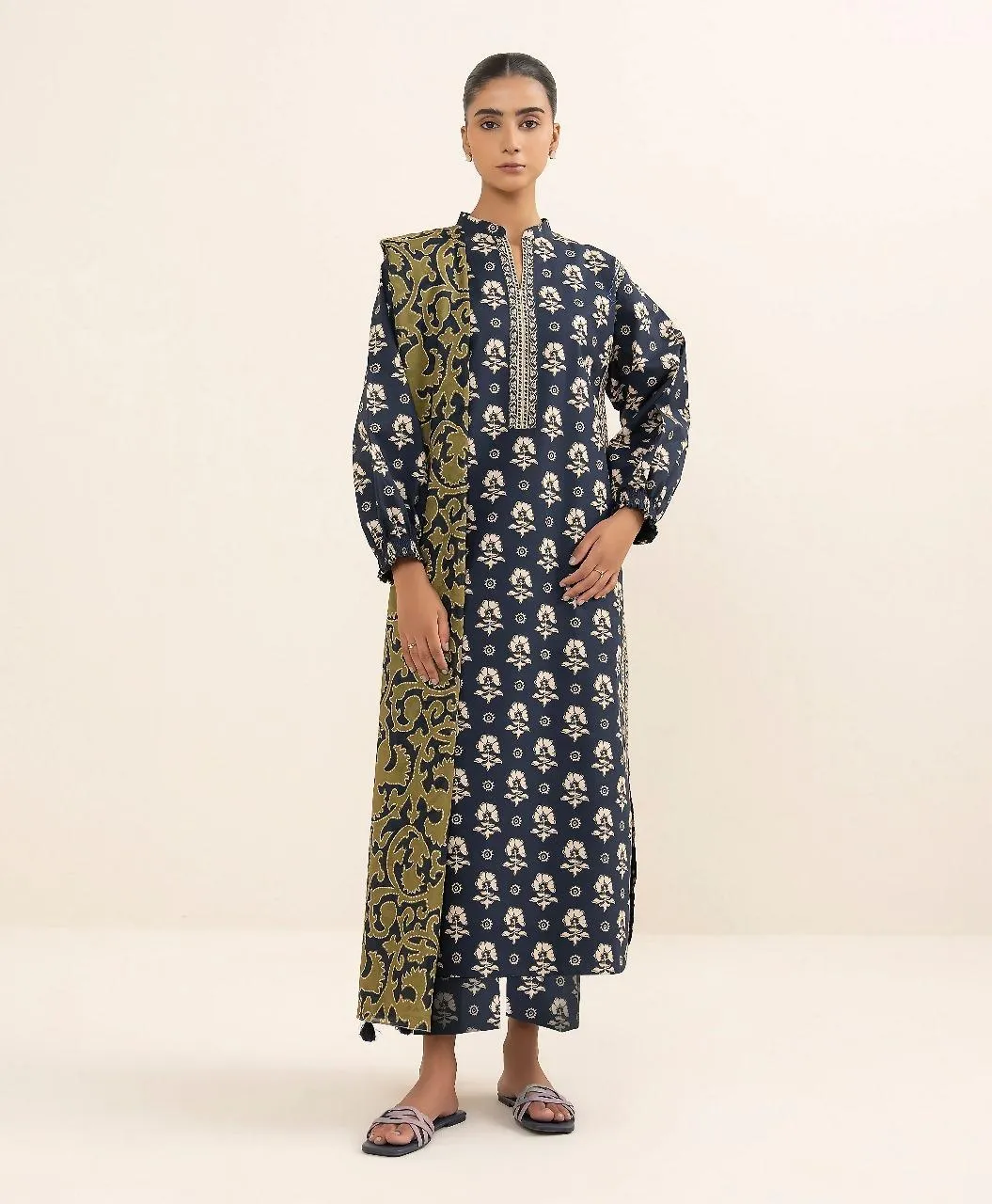 3 Pcs Women's Unstitched Printed Suit