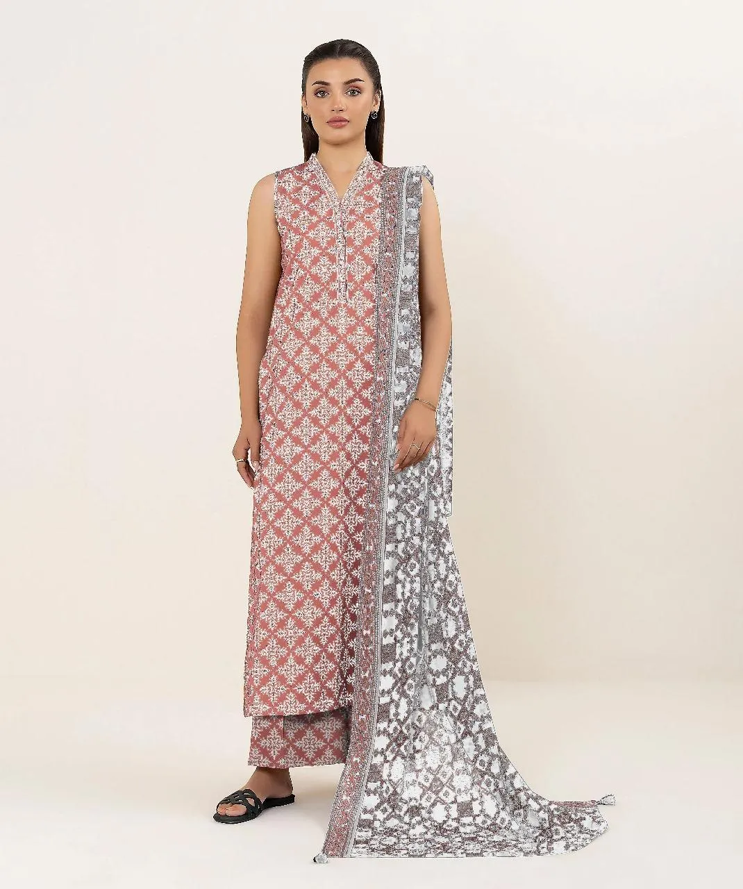 3 Pcs Women's Unstitched Printed Suit
