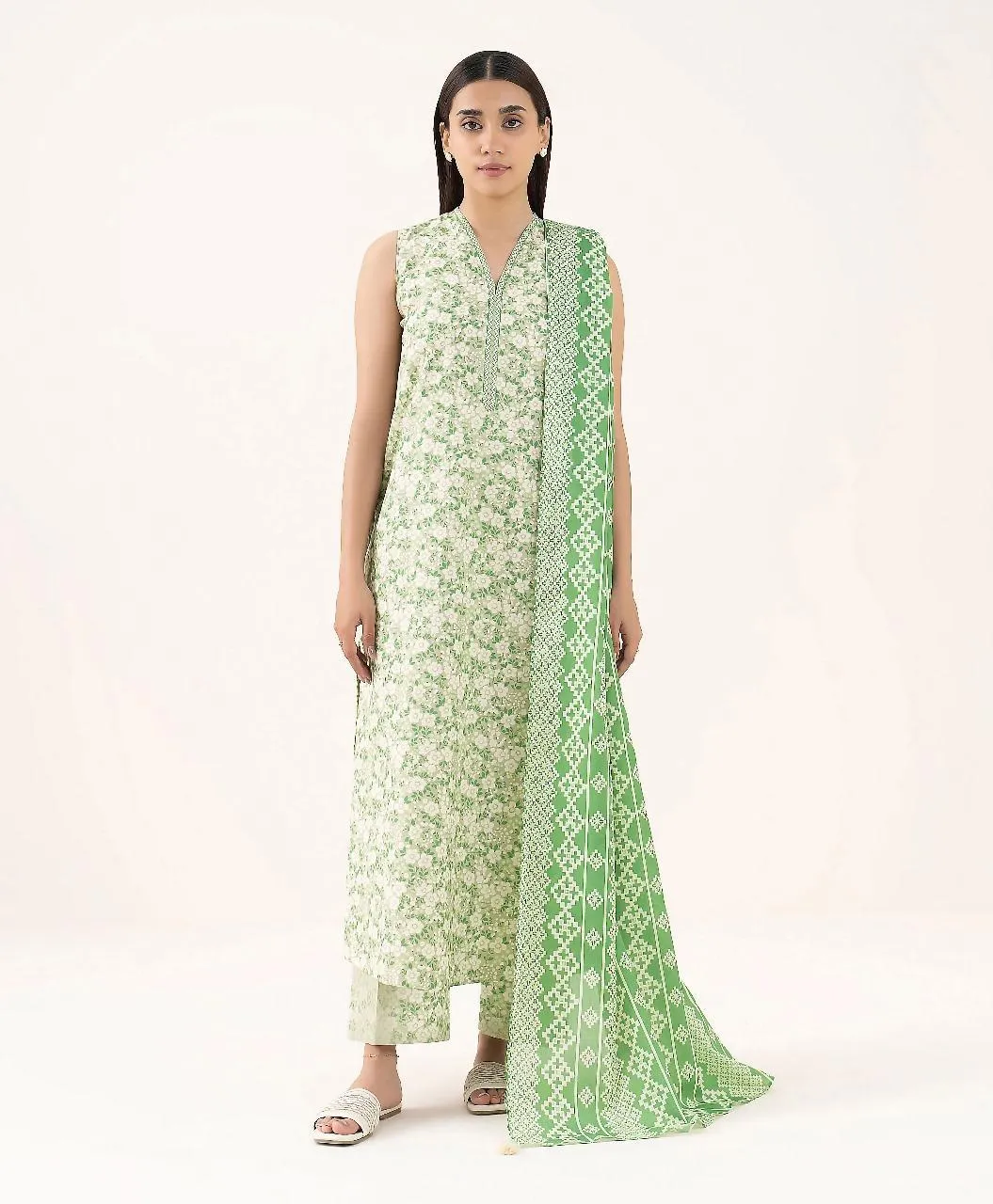 3 Pcs Women's Unstitched Printed Suit