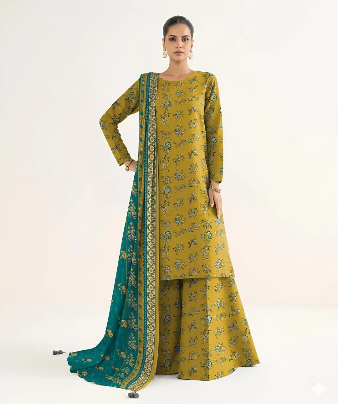 3 Pcs Women's Unstitched Printed Suit