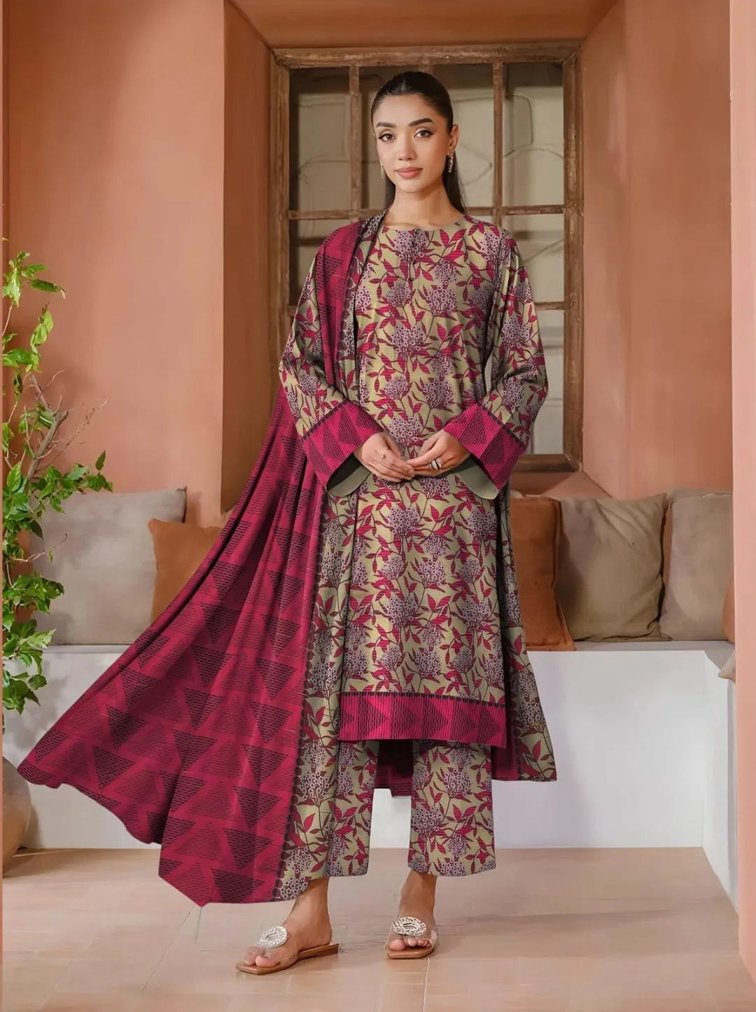 3 Pcs Women's Unstitched Printed Suit