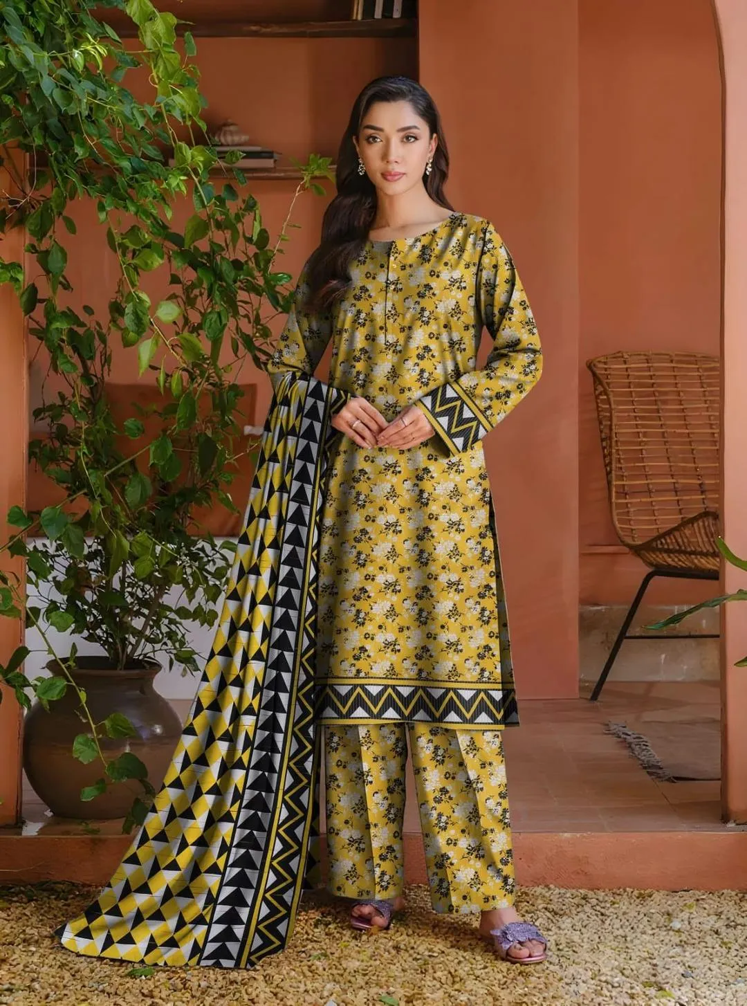 3 Pcs Women's Unstitched Printed Suit
