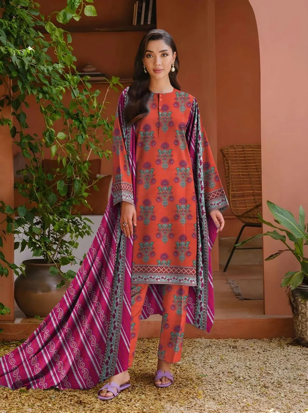 3 Pcs Women's Unstitched Printed Suit