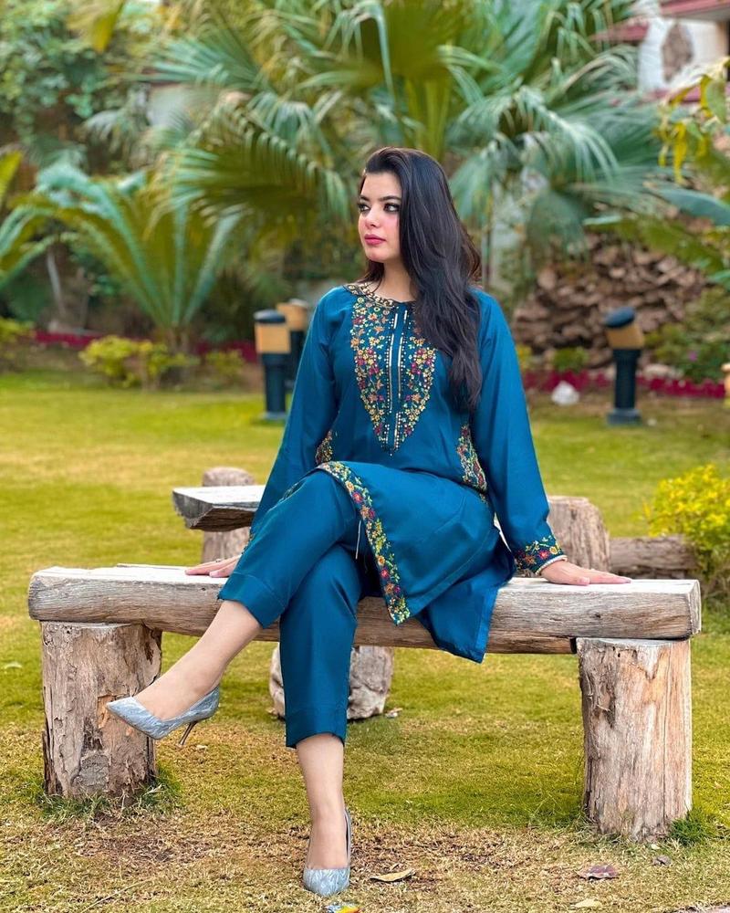 2 Pcs Women's Stitched Linen Embroidered Suit, Blue