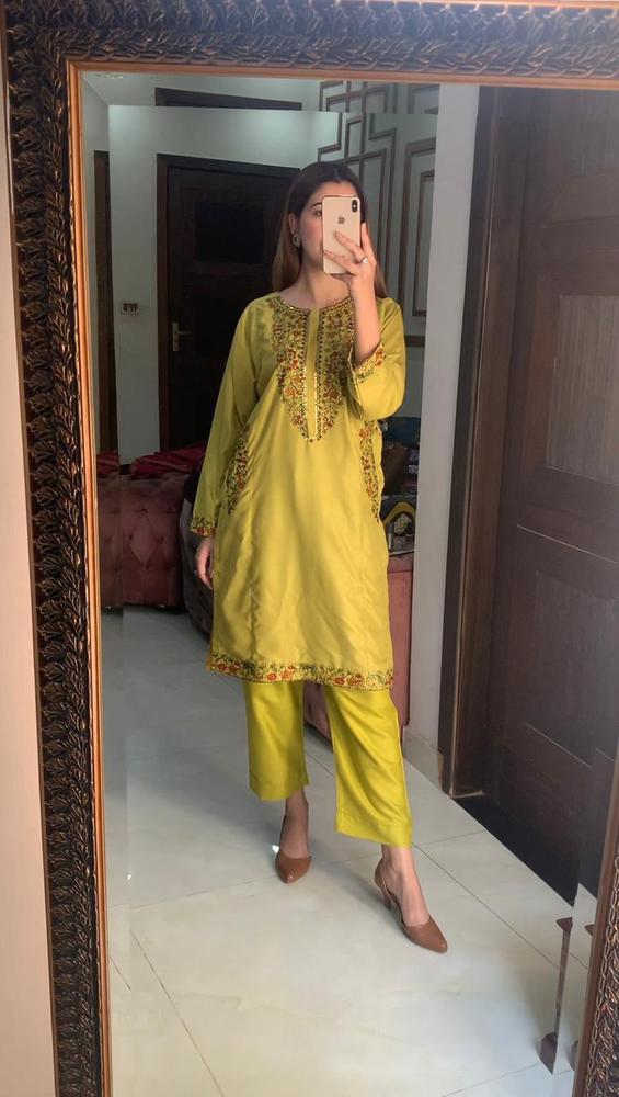 2 Pcs Women's Stitched Linen Embroidered Suit