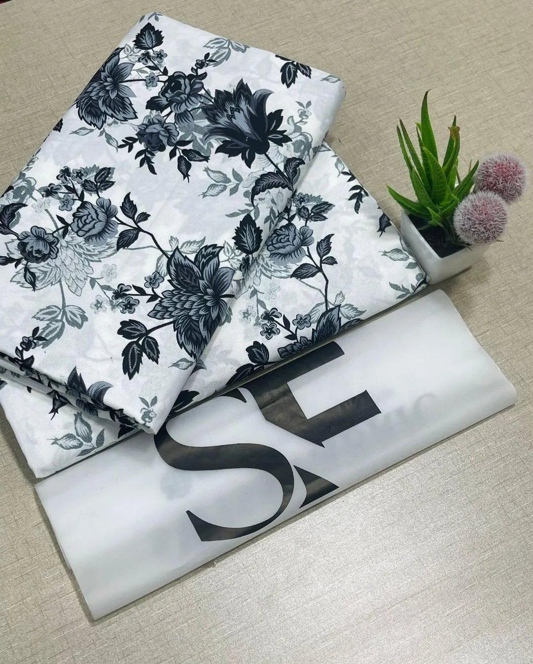 2 Pcs Women's Unstitched Printed Suit view 2