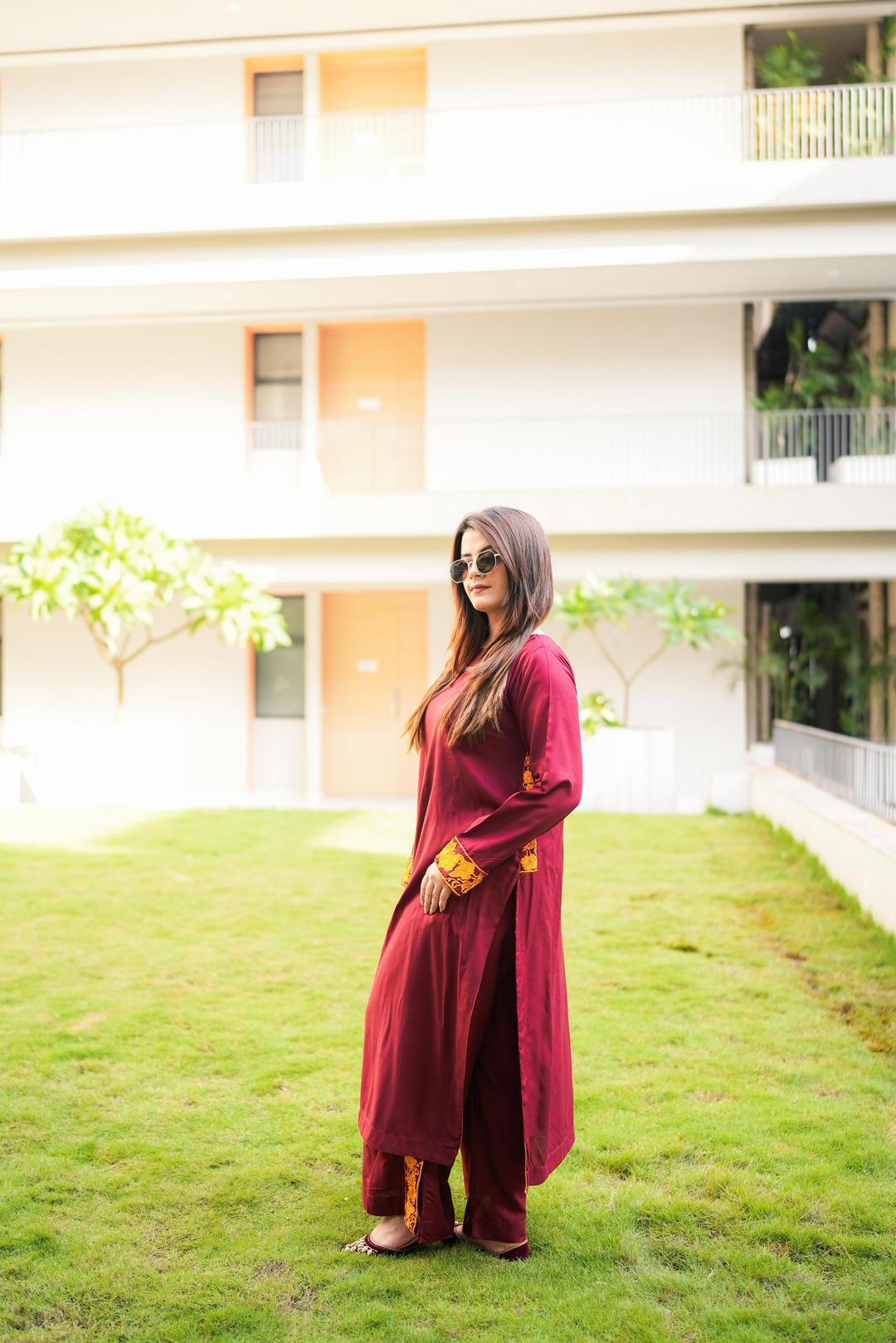 Stylish Women's Stitched Embroidered Shirt And Trouser Set - 2 Pcs