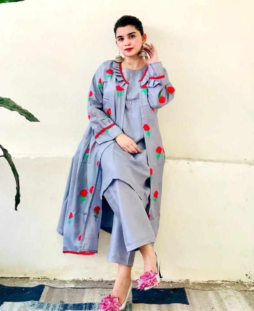 3 Pcs Women's Stitched Silk Embroidered Suit 