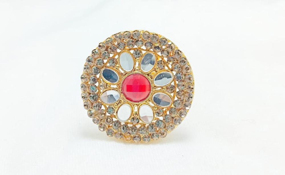 Trendy Gold-Plated Zircon Ring
