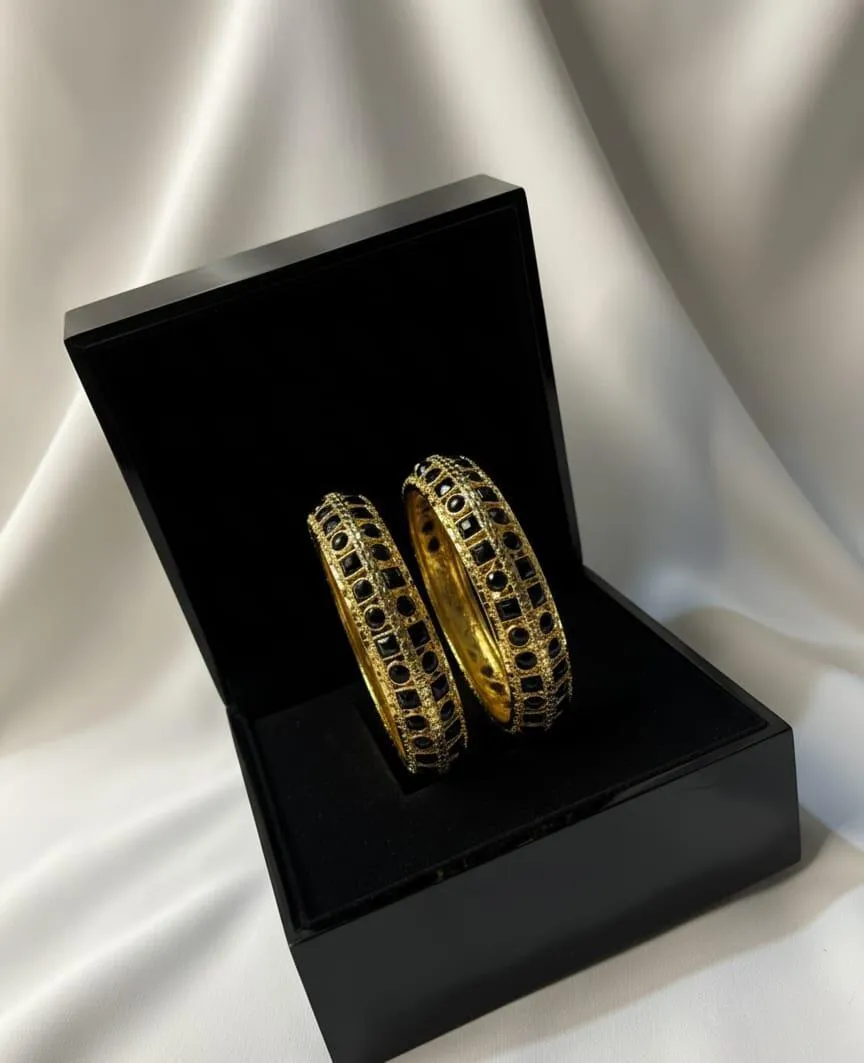 Kara Bangle Set Red Gemstone Oxidized Alloy 2.45"