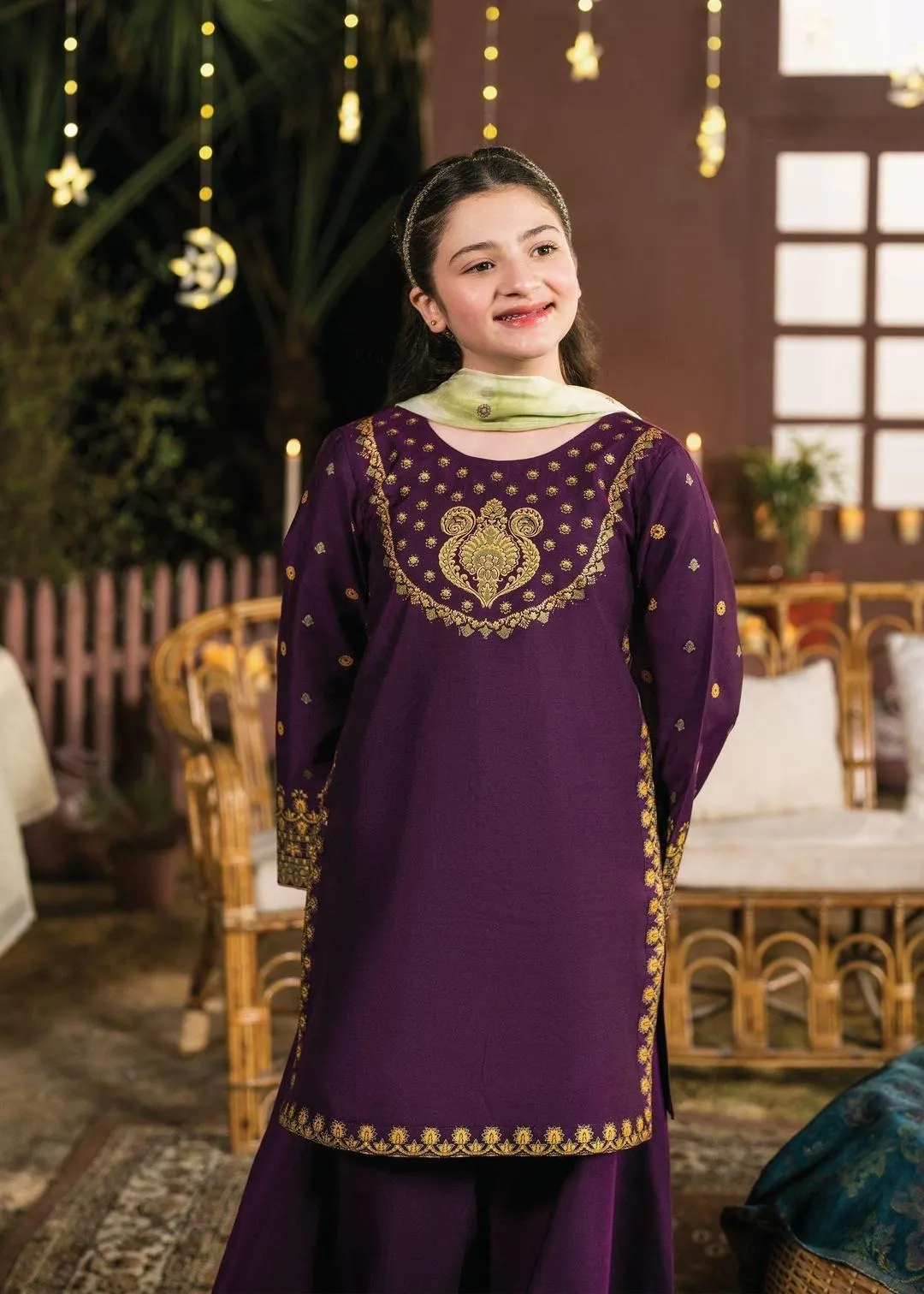 3 Pcs Girl's Dhanak Embroidered Unstitched Suit
