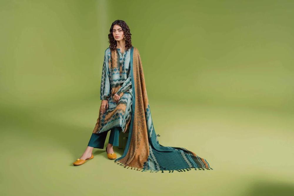 3 Pcs Women's Unstitched Lawn Printed Suit