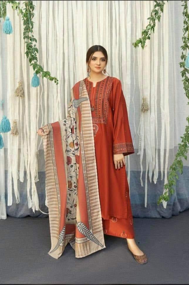 3 Pcs Women's Unstitched Lawn Embroidered Suit