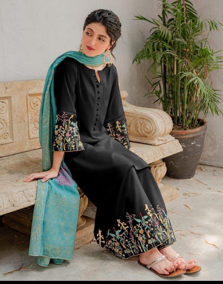 3 Pcs Women's Unstitched Dhanak Embroidered Suit