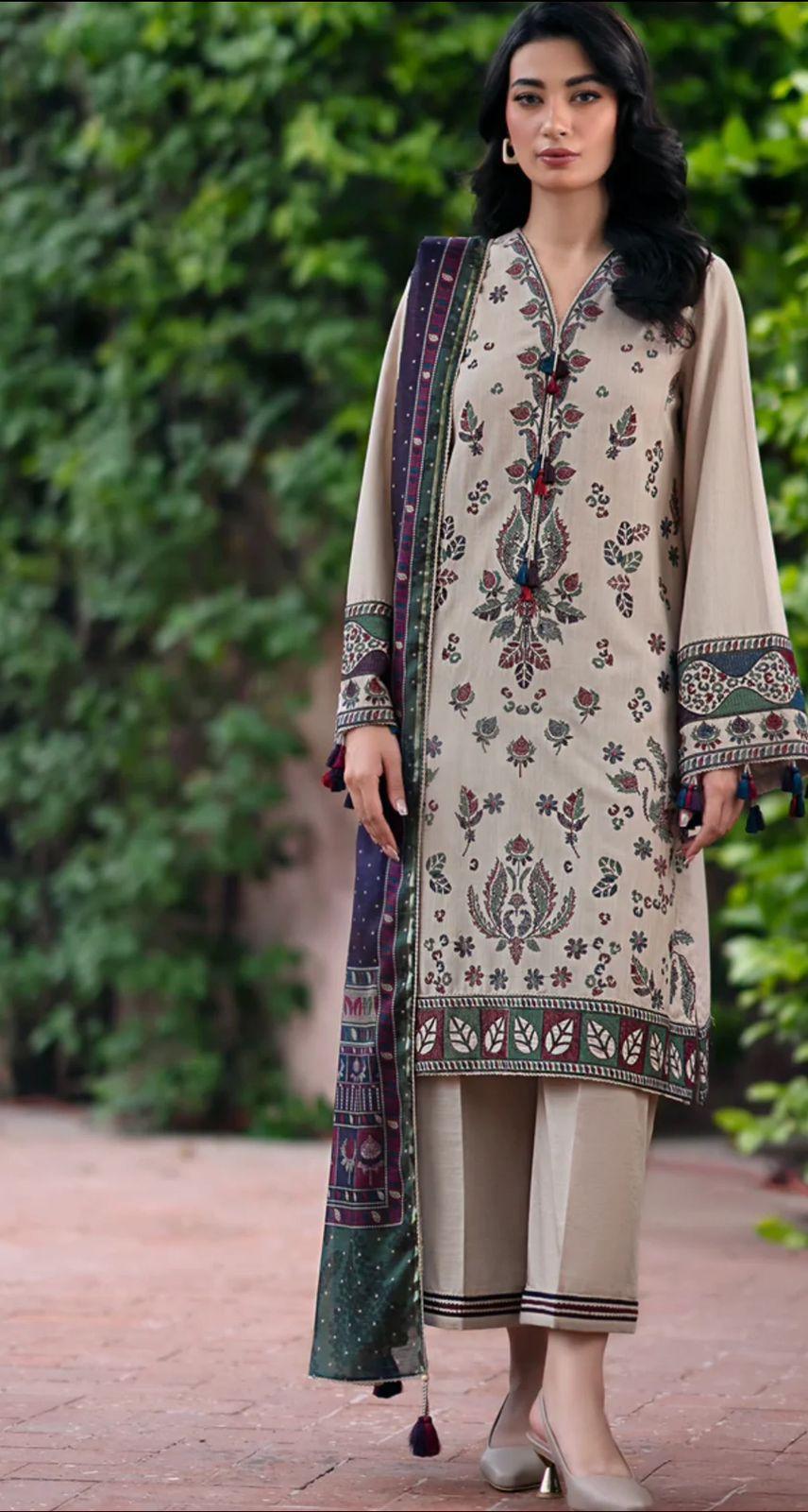 3 Pcs Women's Unstitched Dhanak Embroidered Suit