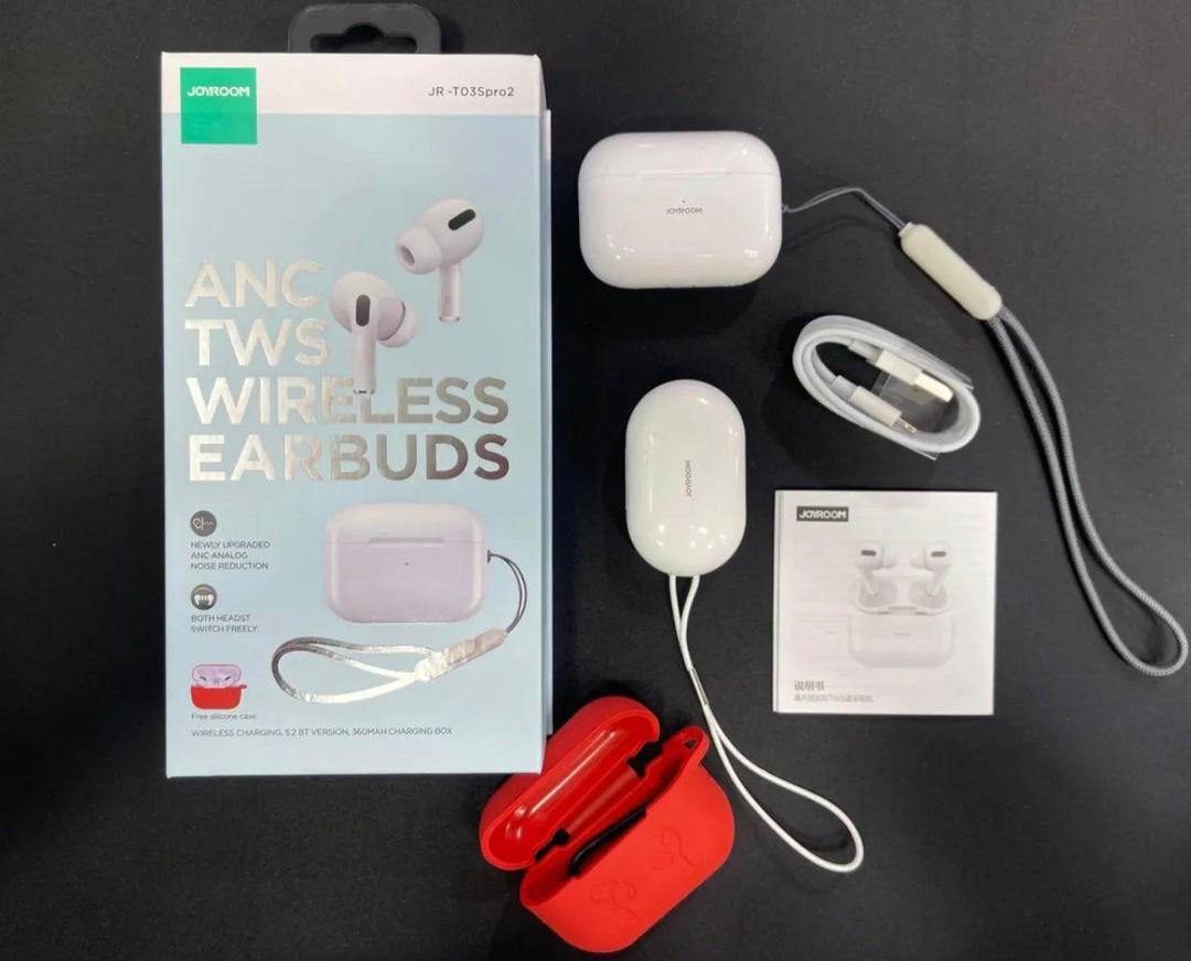 Noise-Cancelling Earbuds Airpods