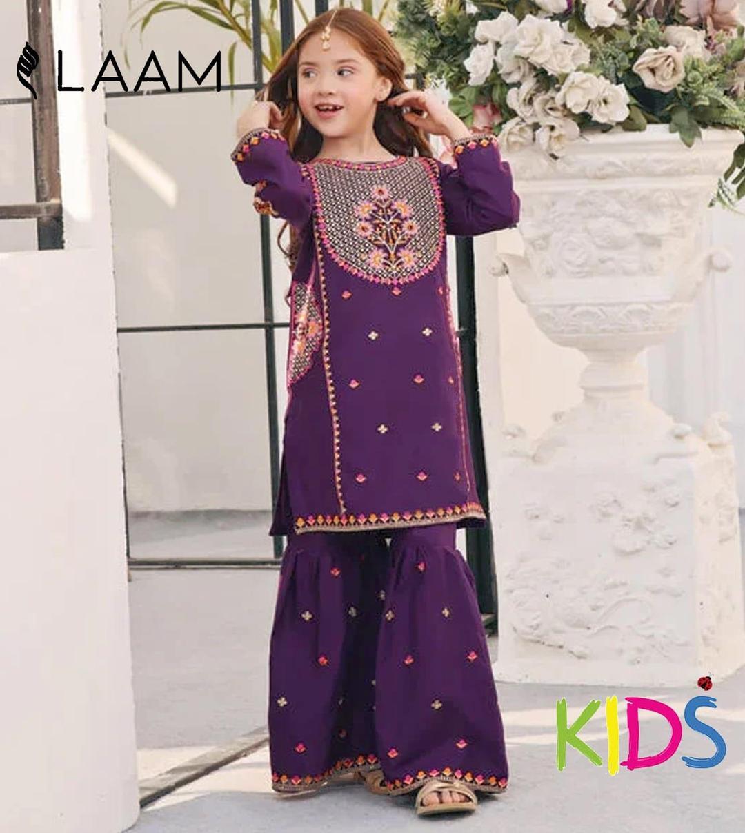 3 Pcs Girl's Lawn Embroidered Unstitched Suit