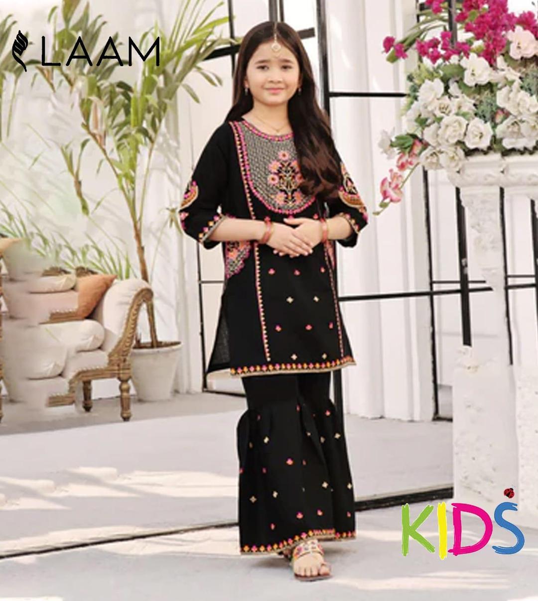 3 Pcs Girl's Lawn Embroidered Unstitched Suit