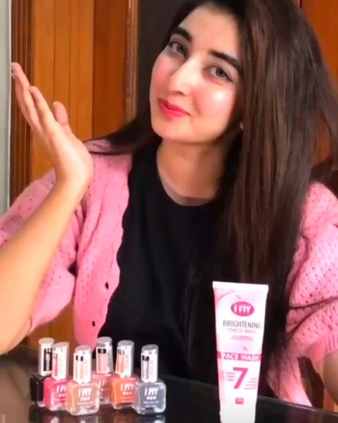 7 in 1 Makeup Deal: 6 Packs Peel Off Nail Polish + Face Wash Red 100ml