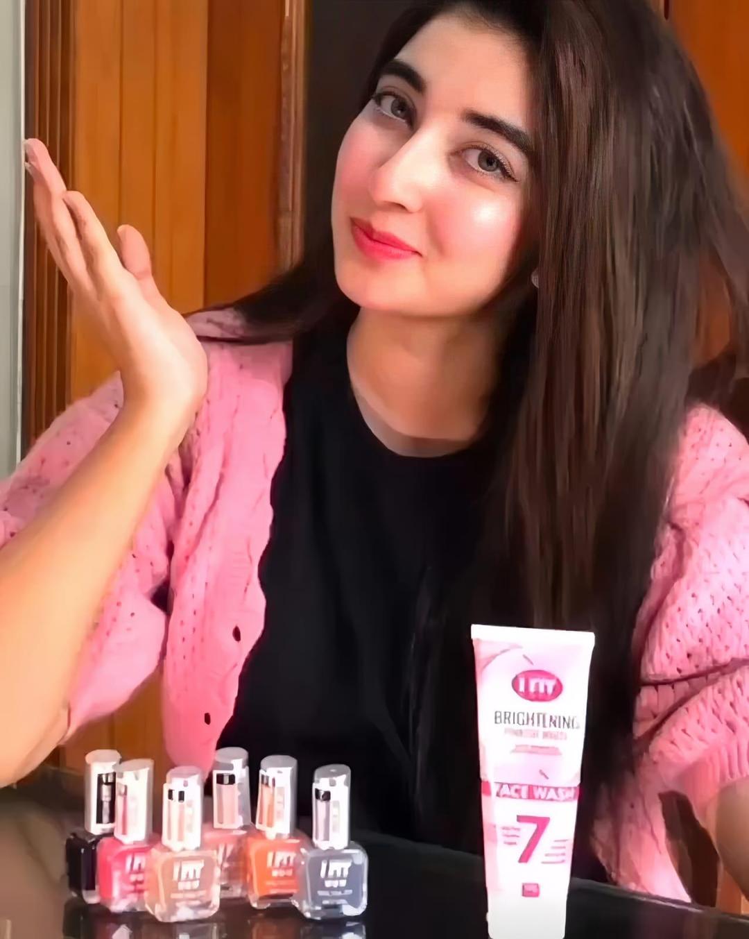 7 in 1 Makeup Deal: 6 Packs Peel Off Nail Polish + Face Wash Red 100ml