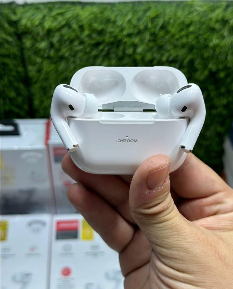 White Noise-Cancelling Bluetooth Earbuds with Long Battery Life
