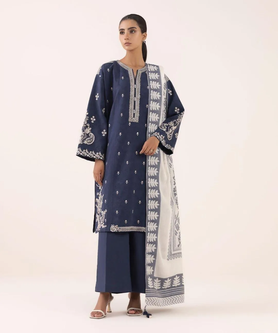3 Pcs Women's Unstitched Embroidered Suit