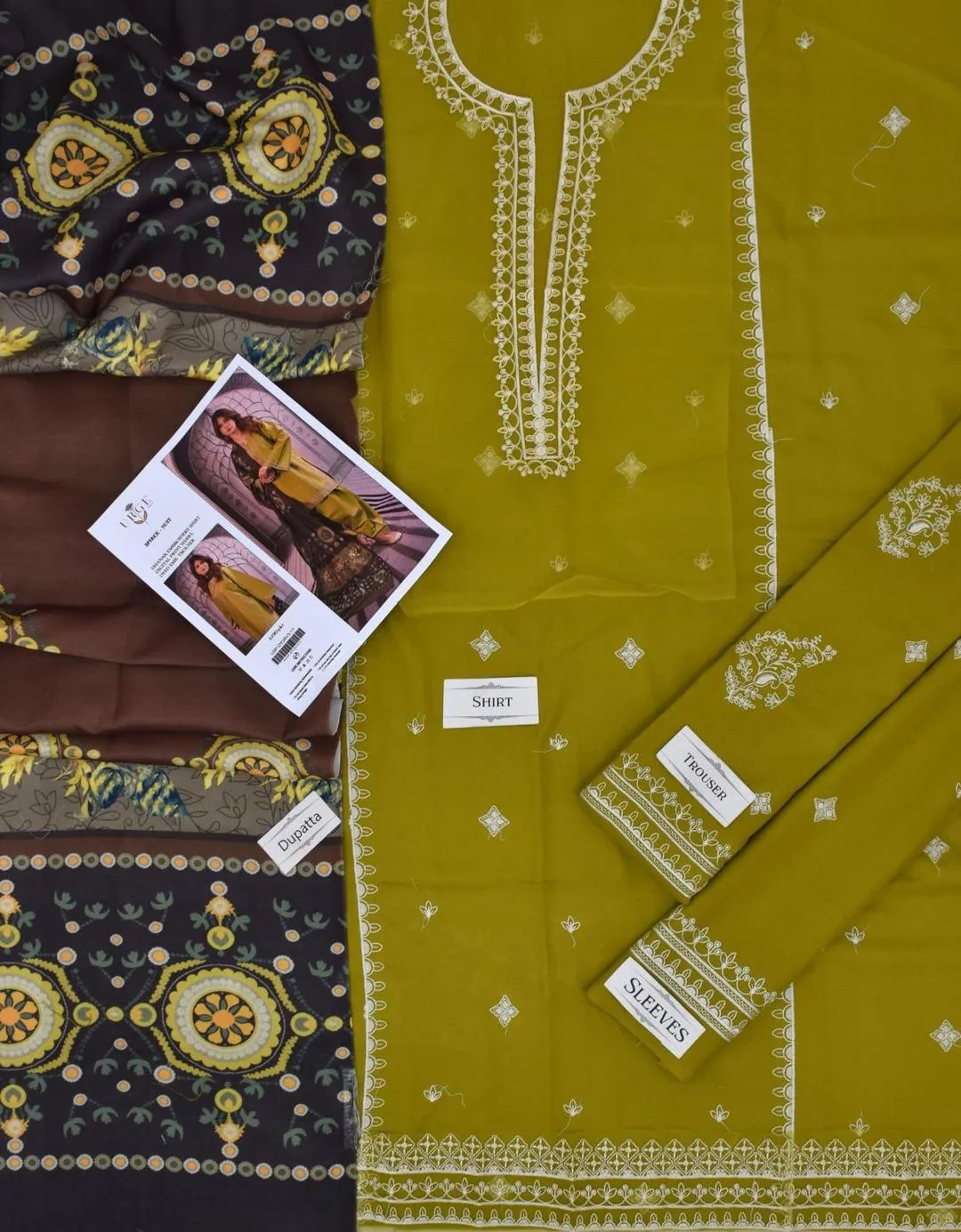 3 Pcs Women's Unstitched Embroidered Suit