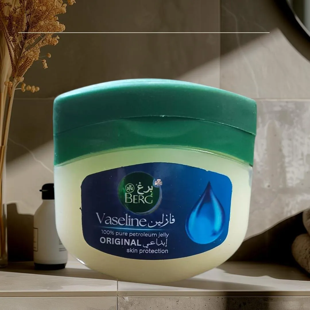 Absorbent Petroleum Jelly - 1 Pcs for All Skin Types | Glossy Texture