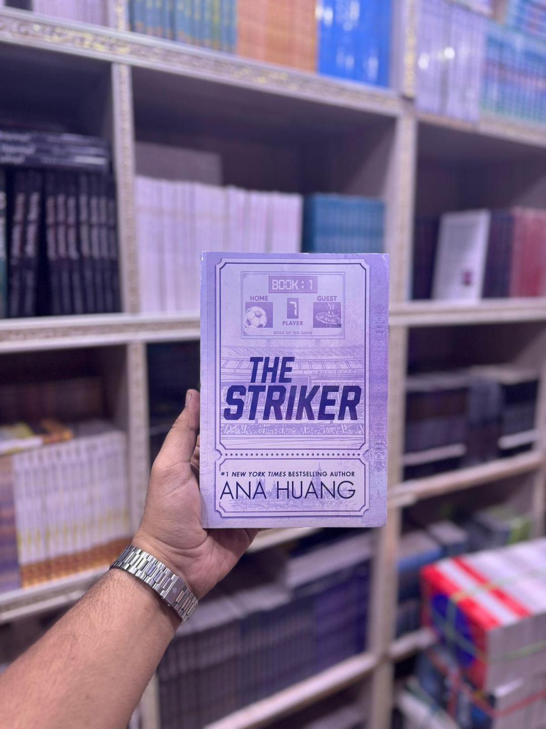 The Striker Novel - Perfect for Every Book Lover, 1 Pcs