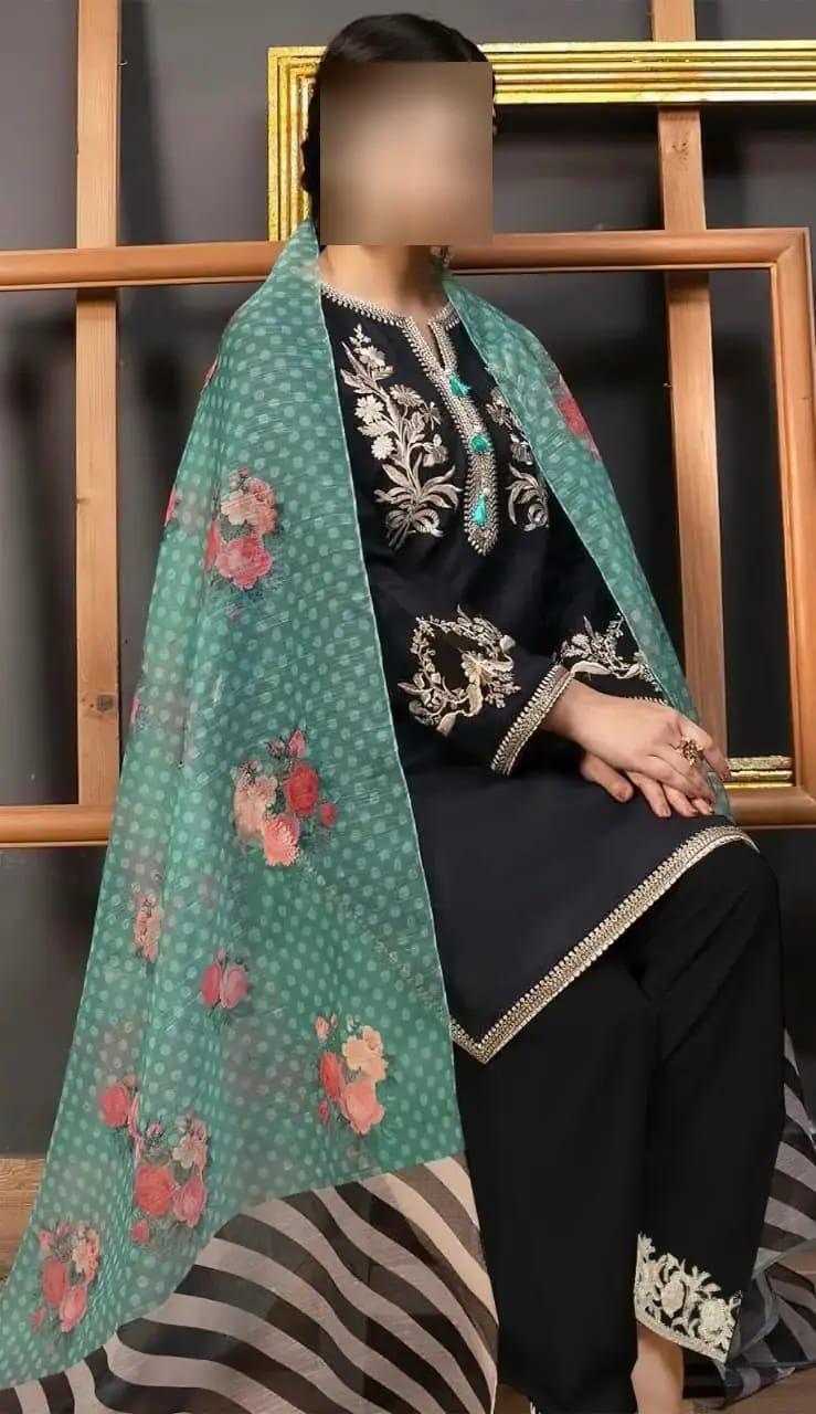 3 Pcs Women's Unstitched Embroidered Suit