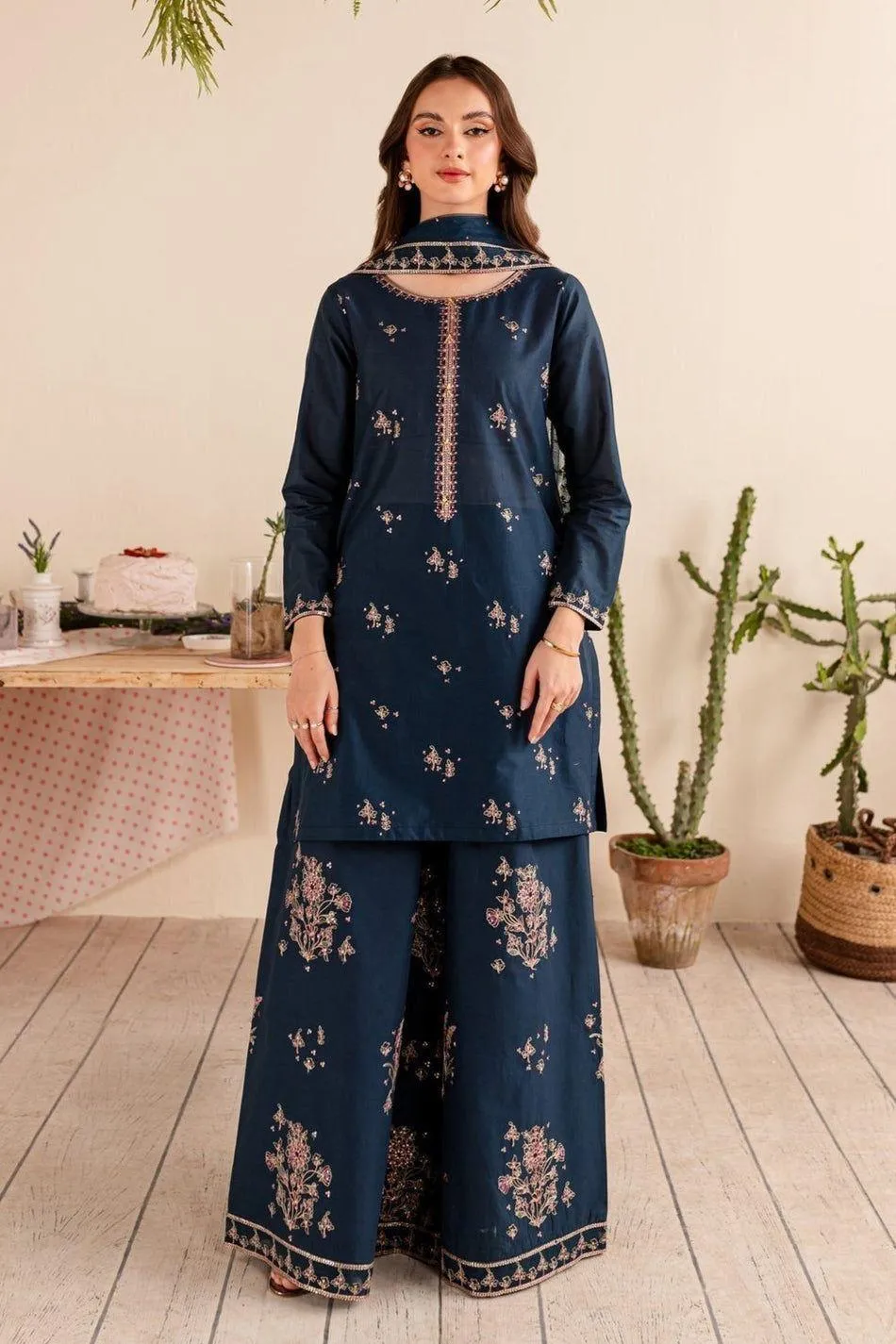 3 Pcs Women's Unstitched Embroidered Suit