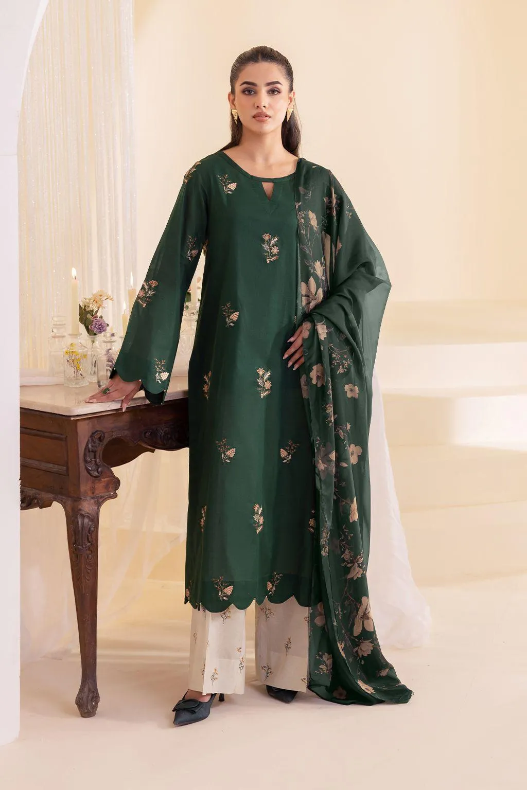 3 Pcs Women's Unstitched Embroidered Suit