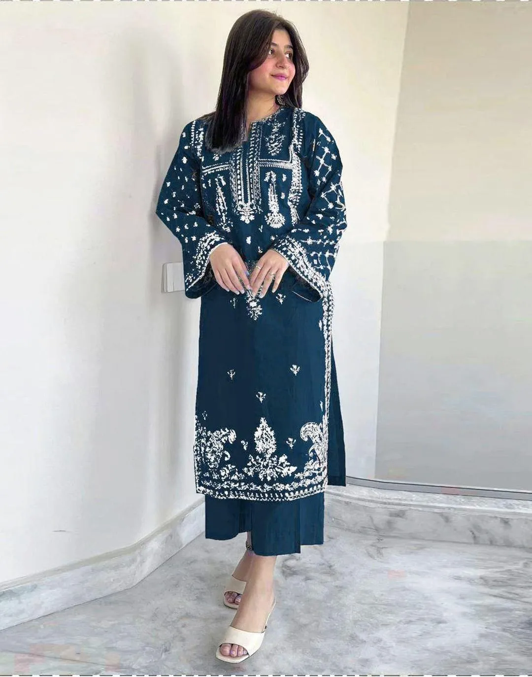 2 Pcs Women's Unstitched Embroidered Suit