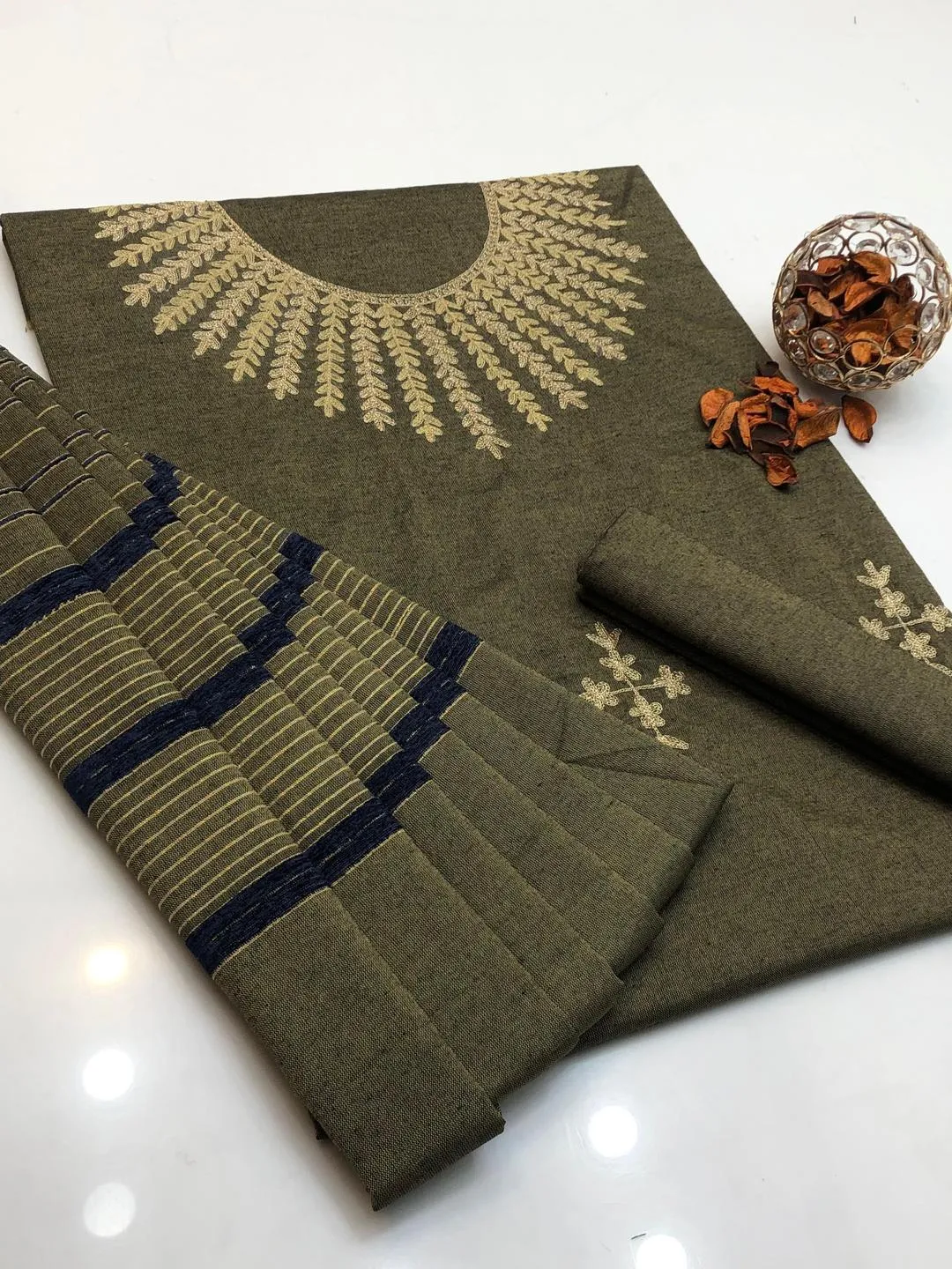 3 Pcs Women's Unstitched Hand Embroidered Suit