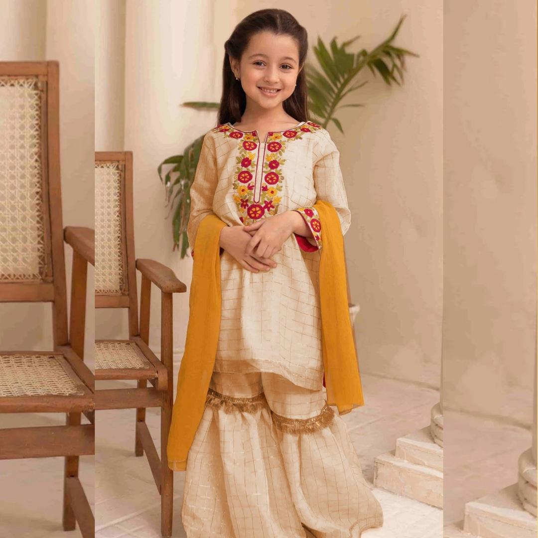 2 Pcs Girl's Linen Embroidered Unstitched Suit
