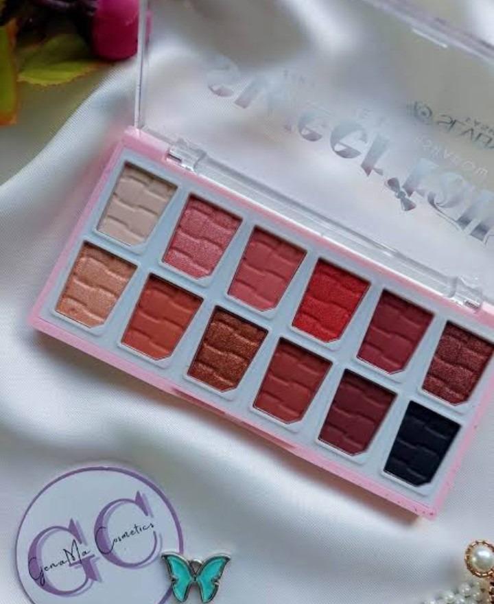 12 Shades Matte And Glitter Eyeshadow Kit 