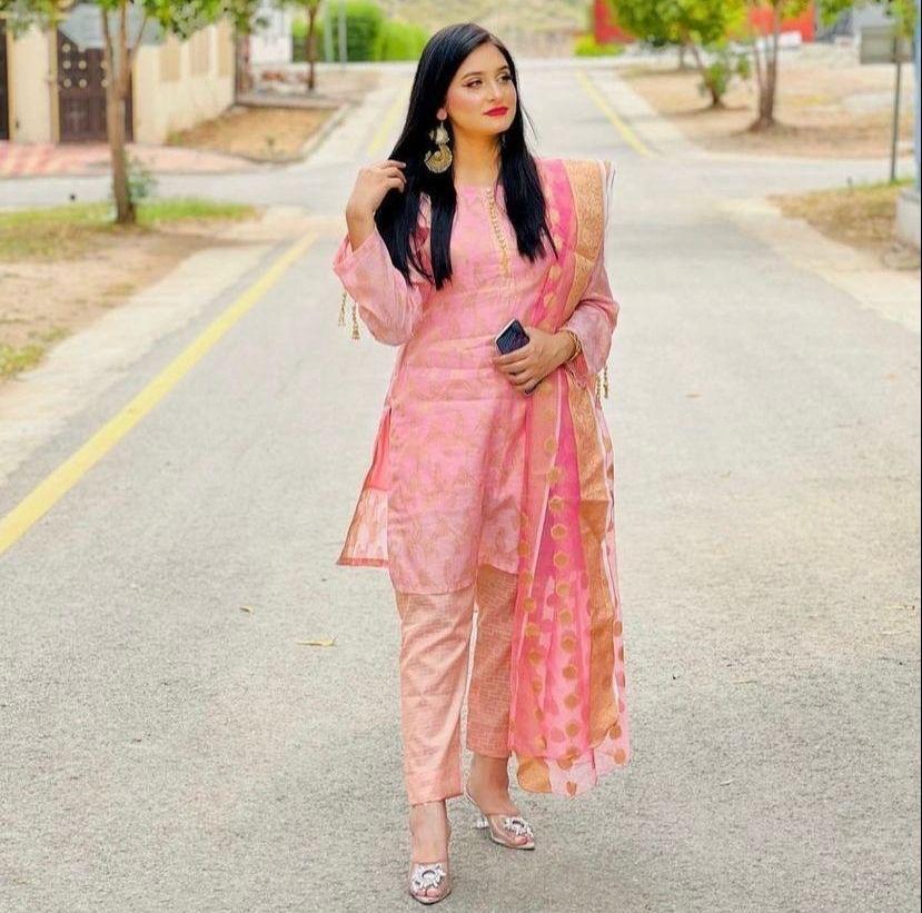 3 Pcs Women's Unstitched Jacquard Printed Suit