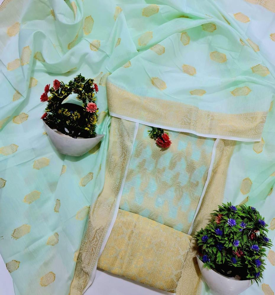 3 Pcs Women's Unstitched Jacquard Printed Suit