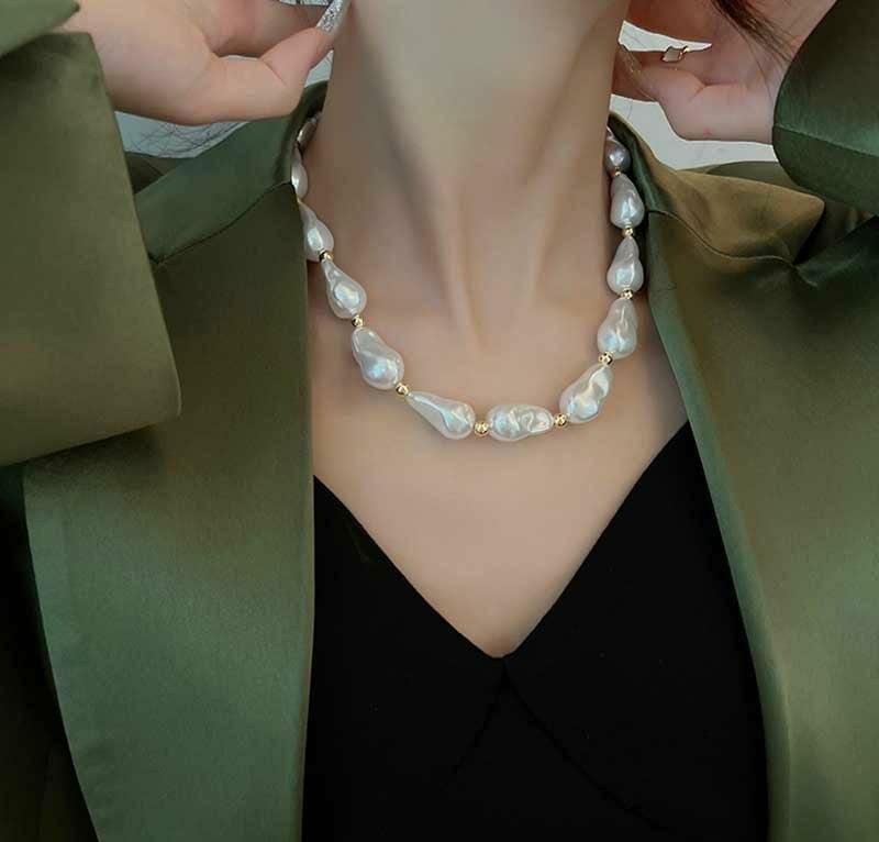 Delicate Beads Necklace