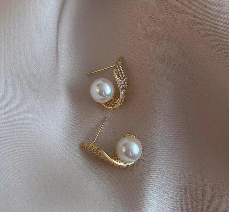 Elegant Pearl Studs
