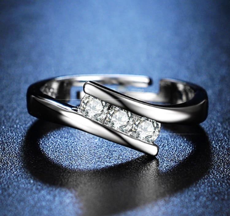 Modern Design Silver Plated Zircon Adjustable Ring