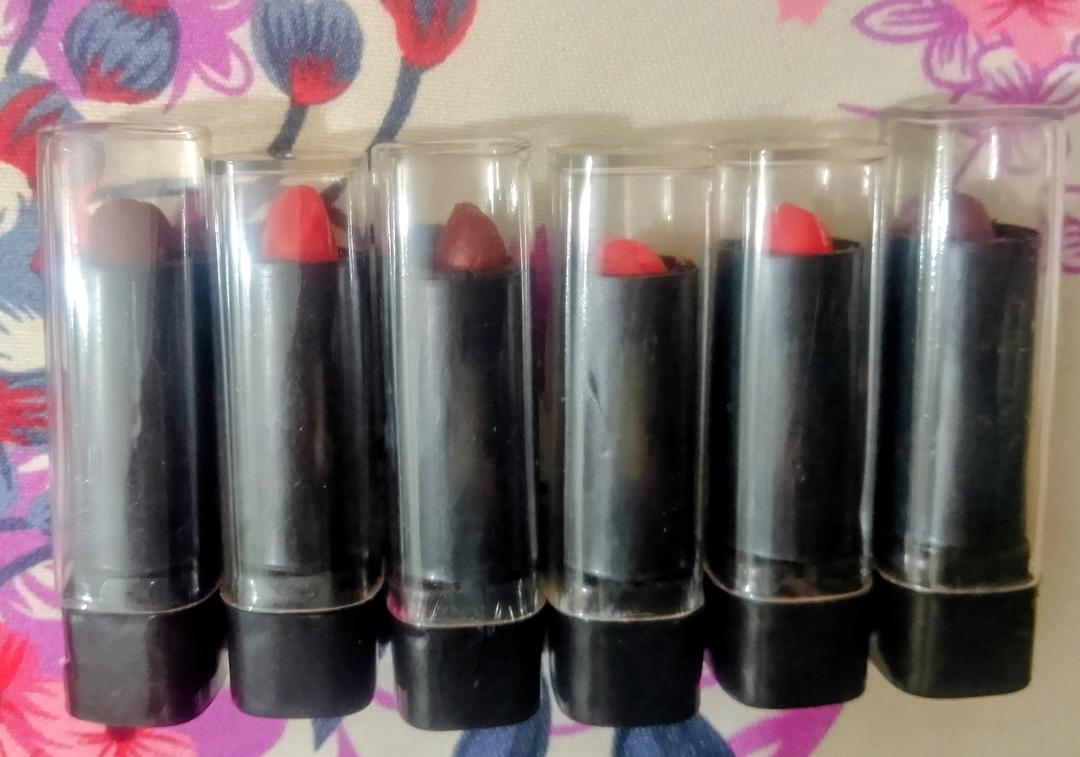 6 Pcs Casual Lipstick,High Pigmented ,Shades Of Red 