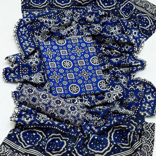 3 Pcs Women's Unstitched Printed Suit