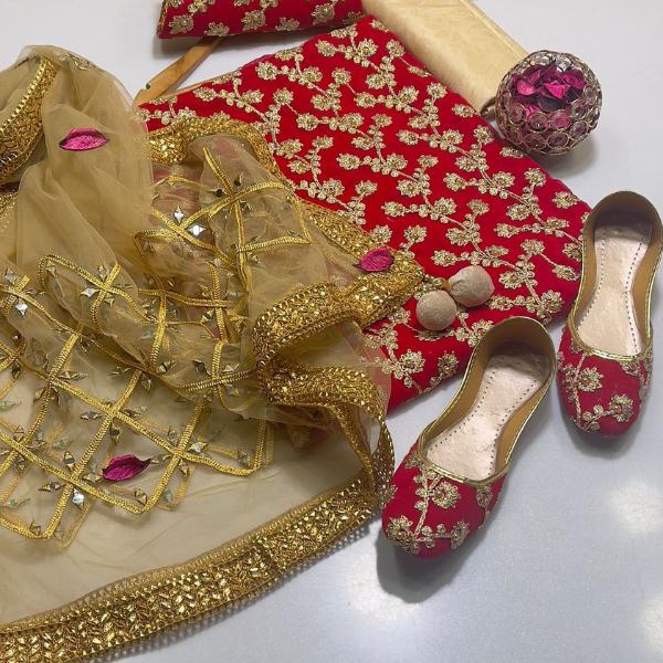 3 Pcs Women's Unstitched Embroidered Suit