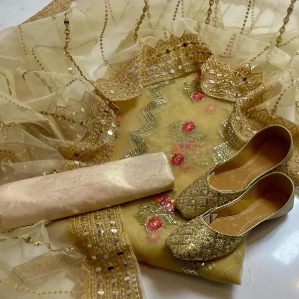 3 Pcs Women's Unstitched Embroidered Suit