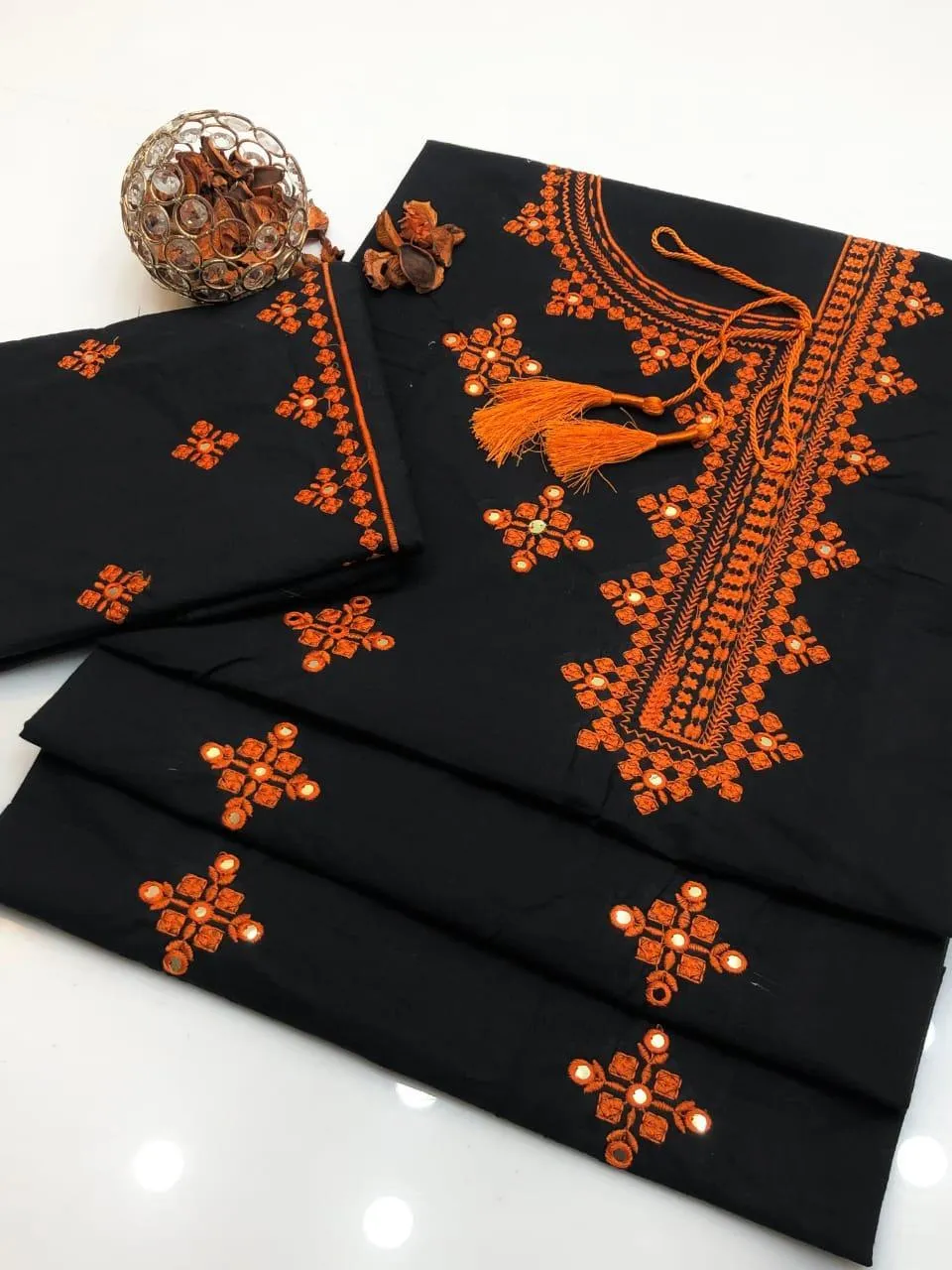 2 Pcs Women's Unstitched Embroidered Suit