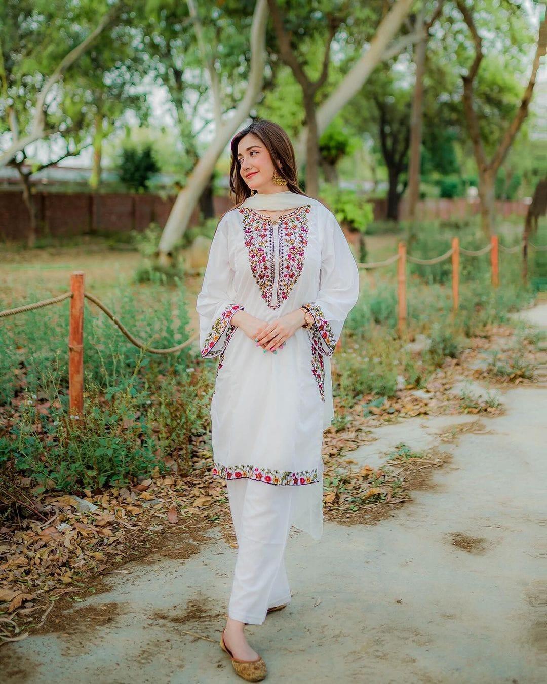 Women Embroidered Linen Shirt & Trouser Set Medium Large