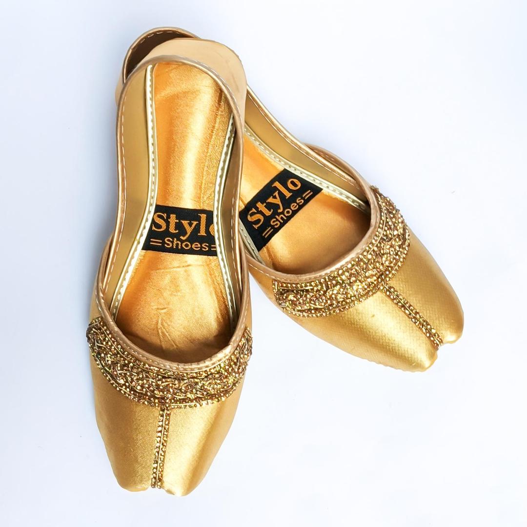 Women's PU Leather Embroidered Khussa