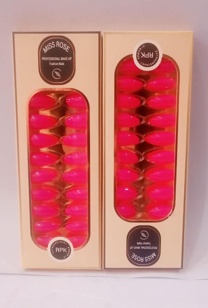 Pre Glued Artificial Nails Cosmetics 